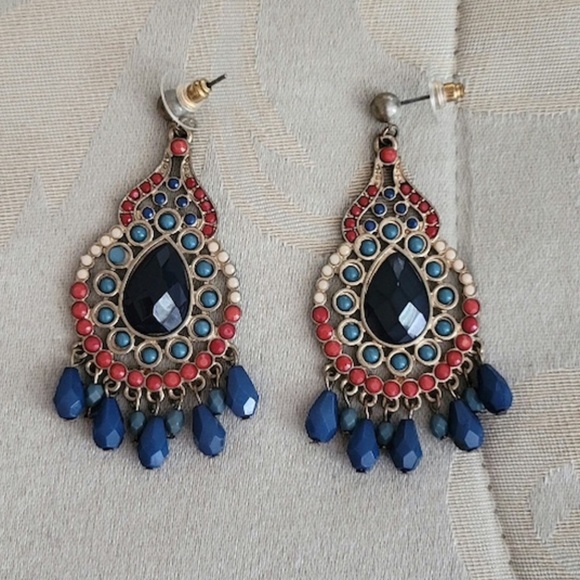 Jewelry - Dangle Earrings